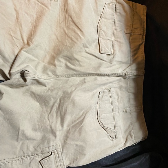 (2) gap cargo shorts tan & blue 34 waist - Picture 7 of 8